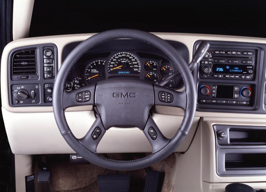  GMC Yukon 2003 года  (фото 15 из 20)